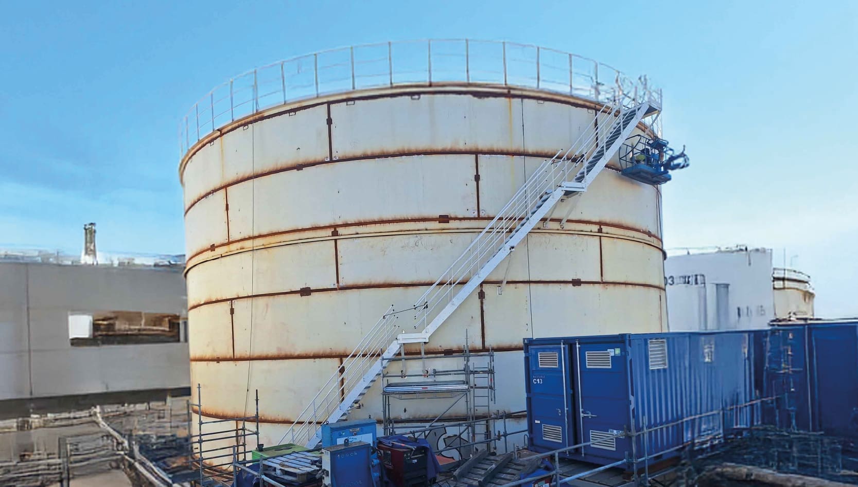 escalier BAC CU16 diamètre 24 mètres - Azur Industries pour Petroineos